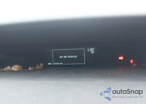 2010 Toyota Prius z USA, uszkodzony, nr VIN JTDKN3DU4A0106459